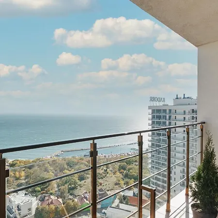 Sea & Sky Apartment *